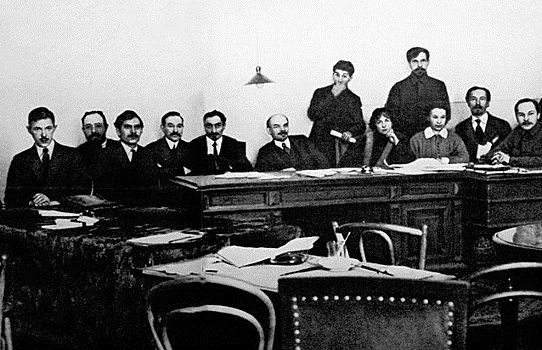 Национальный состав первого большевистского правительства: каким он был