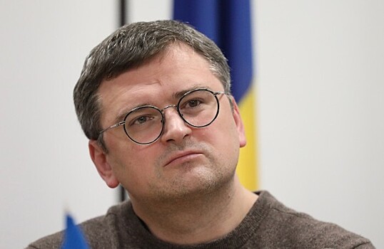 МИД Украины приостановил оказание консульских услуг мужчинам призывного возраста