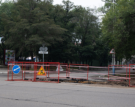 В Благовещенске из-за коммунальной аварии частично перекрыли улицу Октябрьскую