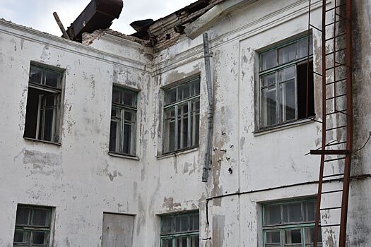 В Костроме начался долгожданный ремонт аварийного корпуса школы №30