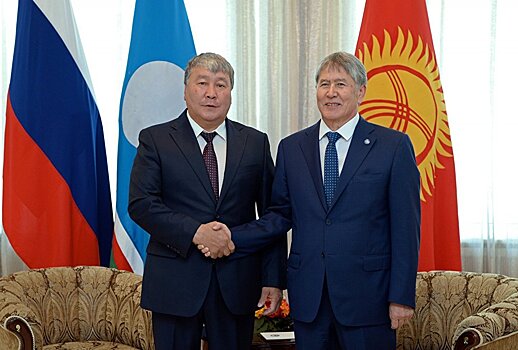 Атамбаев призвал продвигать идею о единстве народов Алтая