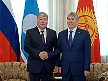 Атамбаев призвал продвигать идею о единстве народов Алтая