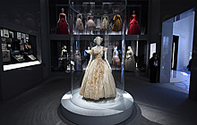 "Дизайнер мечты". В Лондоне открывается выставка Dior