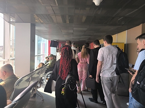 Пассажиры застряли в аэропорту Кольцово: московское направление закрыто