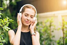 Психологи установили, что музыка помогает избежать переедания при стрессе