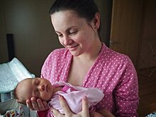Юлия Проскурякова показала первое фото своей дочери в роддоме