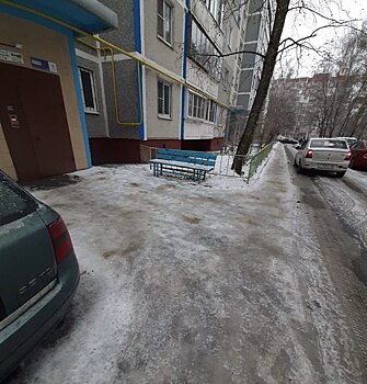 Проезд во двор. Дизайн проект двора металлистов 20. Правила разъезда на прилегающей территории. Проезд дворовых территорий. Знак жилая зона.