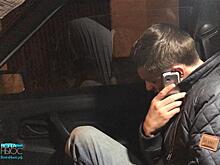 На Владимирской задержали водителя, проехавшего на красный свет и представившегося полицейским