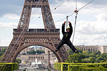С ветерком: в Париже можно прокататься на зиплайне с Эйфелевой башни