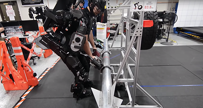 Sarcos Robotics представила серийный экзоскелет для тяжелых грузов