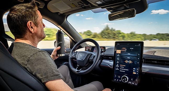  		 			Новые Ford Mach-E и F-150 получат технологию беспилотного вождения 		 	