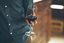Как красное вино спасает от катаракты