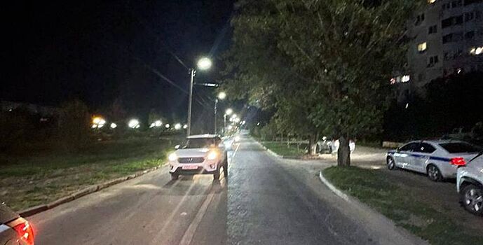 В Ростове сбили подростка, который выбежал на дорогу из-за припаркованного автомобиля