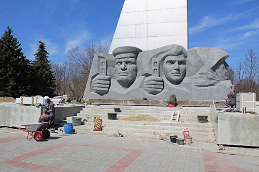 В Балашове заканчивают ремонт Монумента Славы
