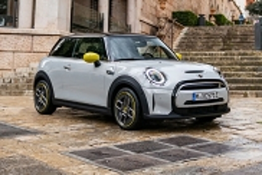 Mini привезёт в Россию батарейный Cooper SE