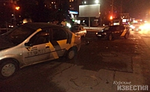 Курянка пострадала во время столкновения двух автомобилей из службы такси