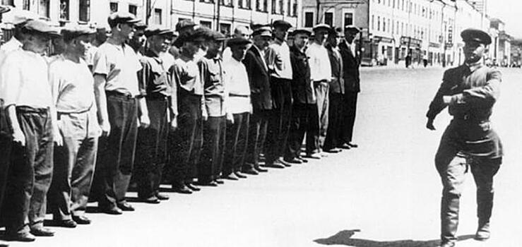Музей Мещанского района почтил ополченцев