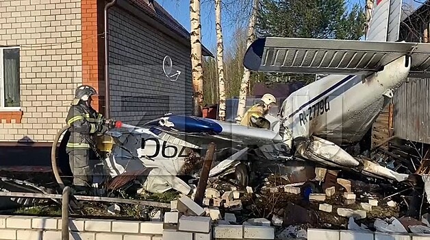 Легкомоторный самолет разбился в Коми