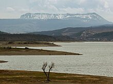 Легковушка скатилась в симферопольское водохранилище