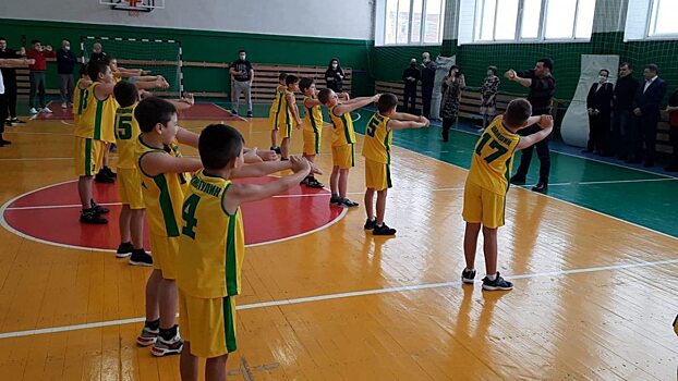 В поселке Коминтерн провели «Зарядку с чемпионом»