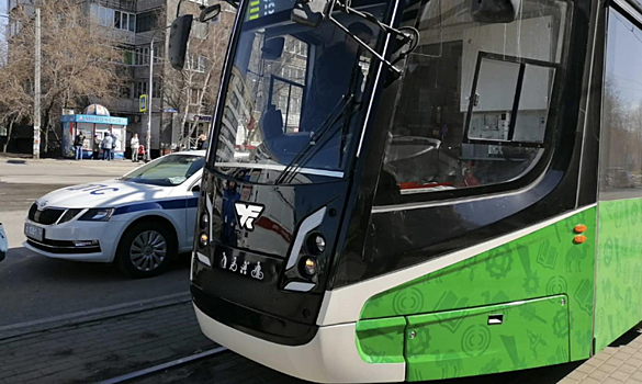 Прокуратура Челябинска держит на контроле уголовное дело женщины, сбитой насмерть трамваем