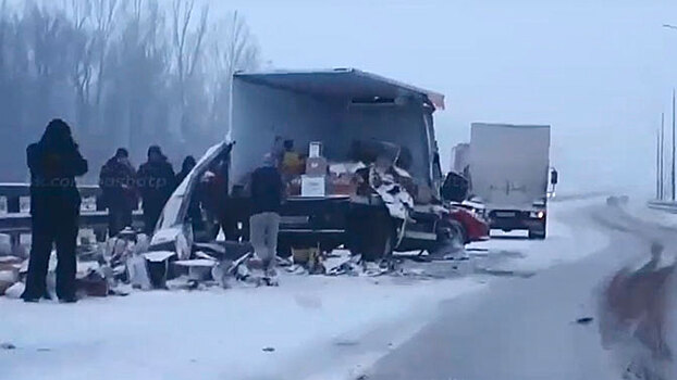 Массовое ДТП с участием фуры «Красное и Белое» произошло под Уфой: видео с места