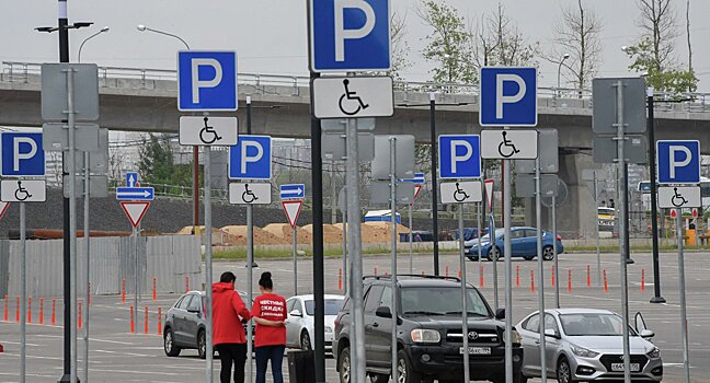 Более трёх тысяч парковочных мест появилось в Москве с начала года