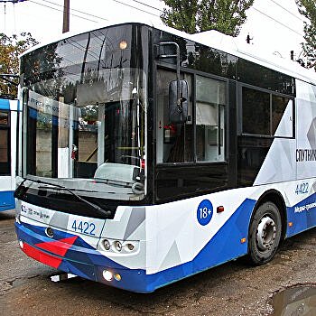 В Николаеве спасаясь от контролеров, пассажир на ходу выпрыгнул в окно троллейбуса