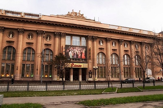 В театре «Ромэн» на севере Москвы проведут бесплатную экскурсию