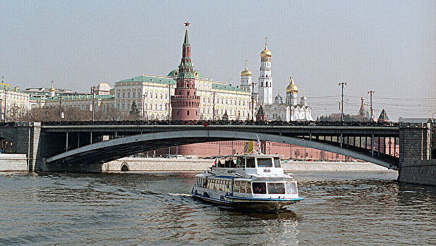 В Москве столкнулись два теплохода