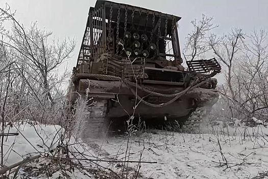 Бьет дальше и сильнее: что известно о тяжелом огнемете ТОС-3 "Дракон"