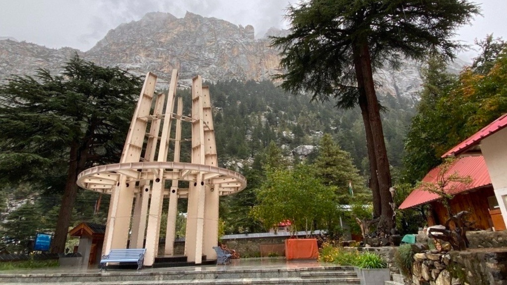 Пакистан перебрасывает войска к границе, считают в Индии