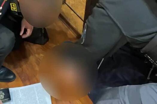 Задержание вымогавших у бойцов СВО деньги и имущество попало на видео