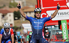 Нидерландский велогонщик Якобсен стал победителем четвертого этапа "Вуэльты"
