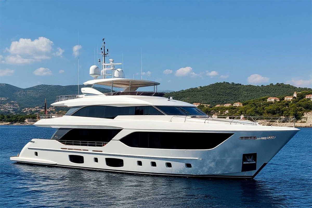 Люкс на волнах: жена нового главы Минобороны Украины прикупила суперяхту за 26 млн евро