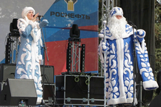 Дед Мороз и Снегурочка поздравили рязанцев с Днем России