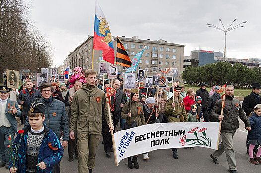 "Бессмертный полк" прошел по улицам приграничной Нарвы