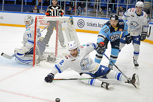 ХК «Сибирь» в матче-«перестрелке» проиграл в Астане