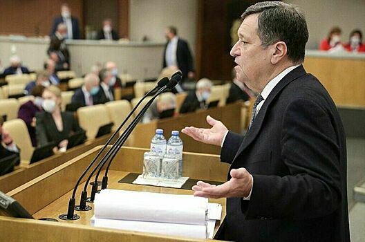 Макаров: расселение фенольных домов необходимо включить в госпрограмму