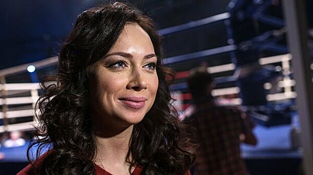 Самбурская в купальнике продемонстрировала фигуру