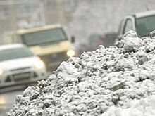 Грязный снег засыпали чистым на Сахалине