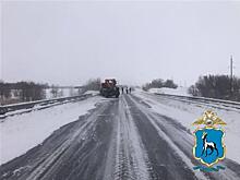 Два человека погибли при столкновении Hyundai и КамАЗ в Самарской области