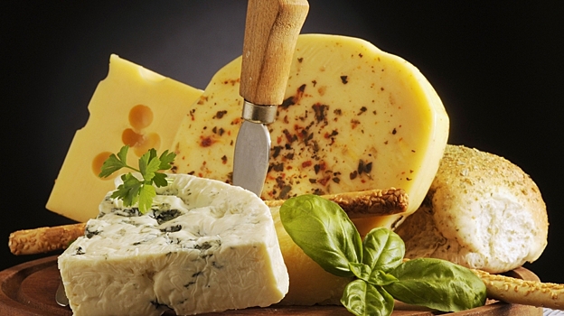 Ученые признали пользу сыра для тонкой талии