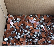 Менеджер из Челябинска раздает сотни батареек для слуховых аппаратов