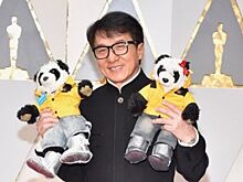 Премия "Оскар": интернет покорили фото Джеки Чана с пандами