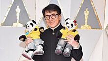 Премия "Оскар": интернет покорили фото Джеки Чана с пандами