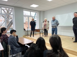 Полицейские Моздокского района Северной Осетии совместно с Общественным советом ОМВД провели со школьниками лекции о вреде наркотиков