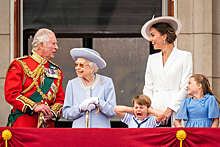 О чем королевская семья говорила на балконе Букингемского дворца