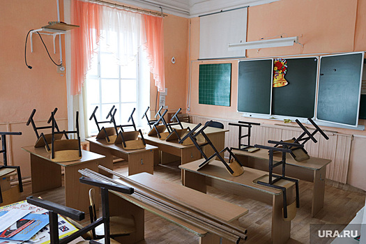 В двух уральских регионах школьникам разрешили не ходить на уроки из-за коронавируса
