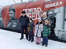 В Республике Карелия стражи правопорядка и общественники организовали для детей сотрудников экскурсию в музей на колесах «Поезд Победы»